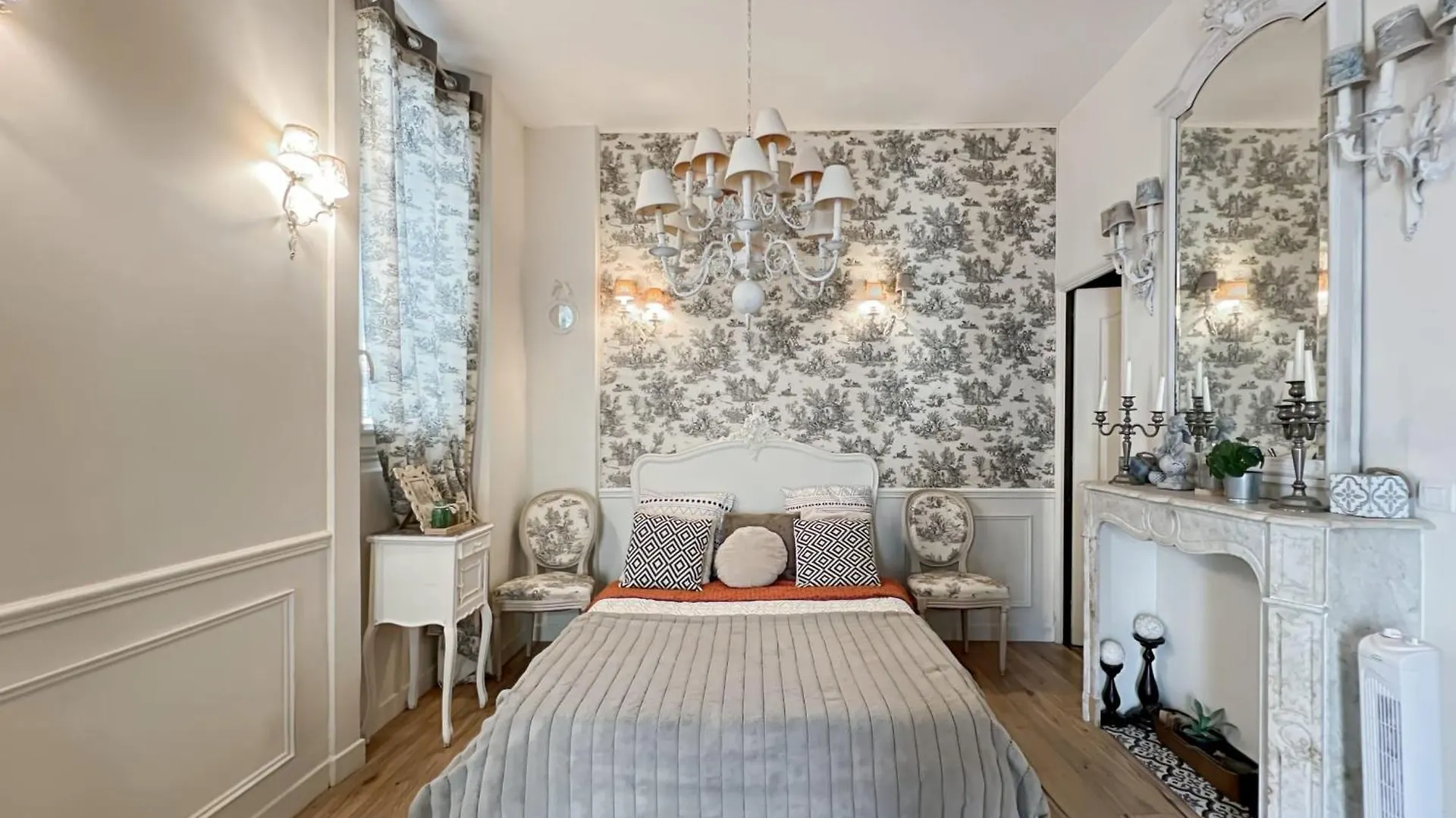Charming In The Heart Of *